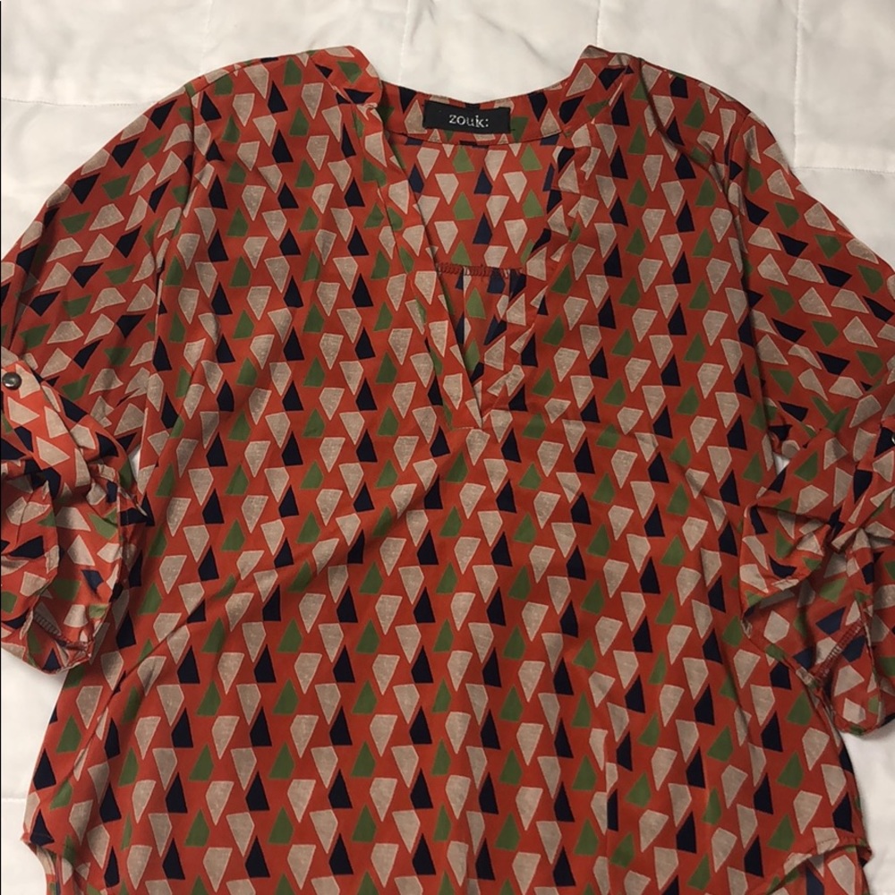 Women’s multi-color 3/4 sleeve length size M top